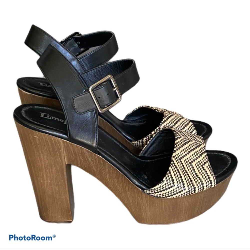 Black & Tan Textured Design Heels
